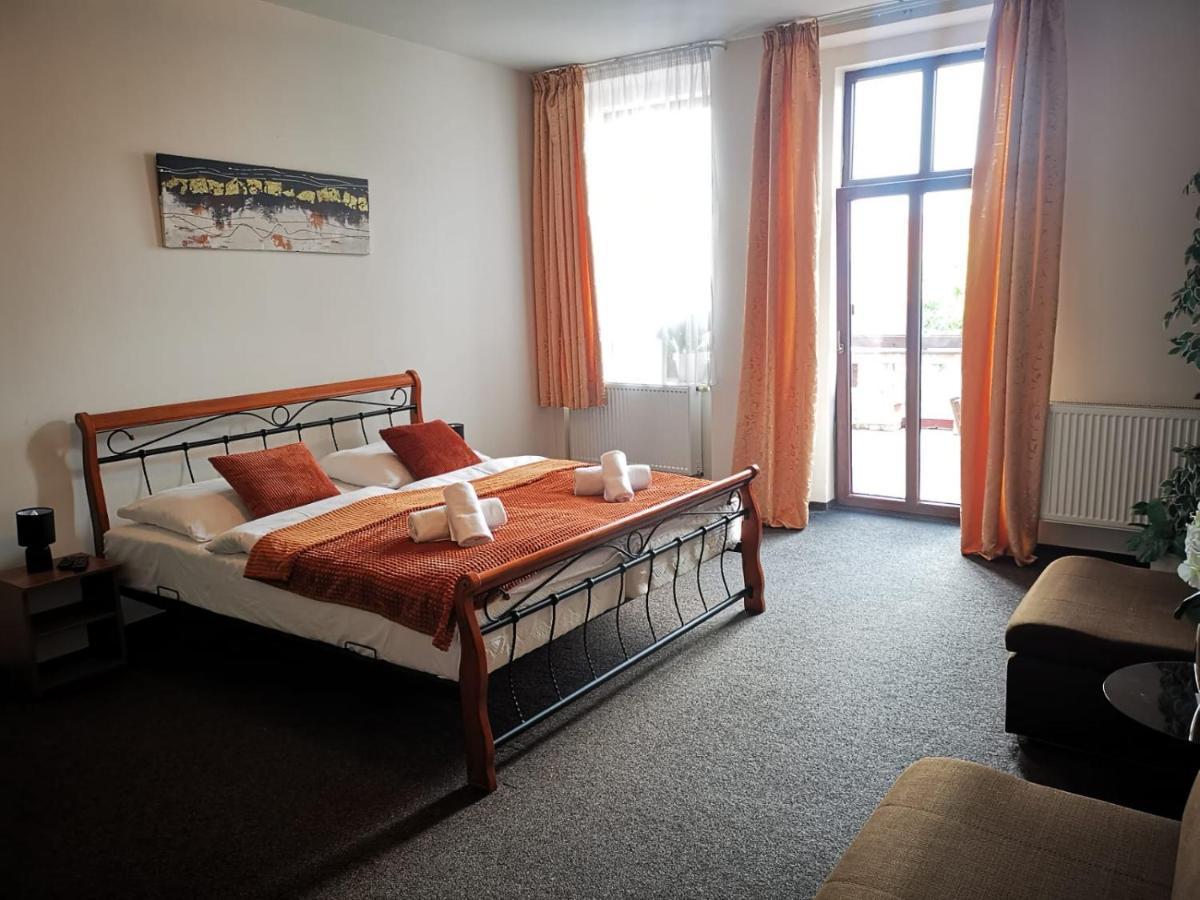 Hotel Palackeho 135 Mělník 外观 照片