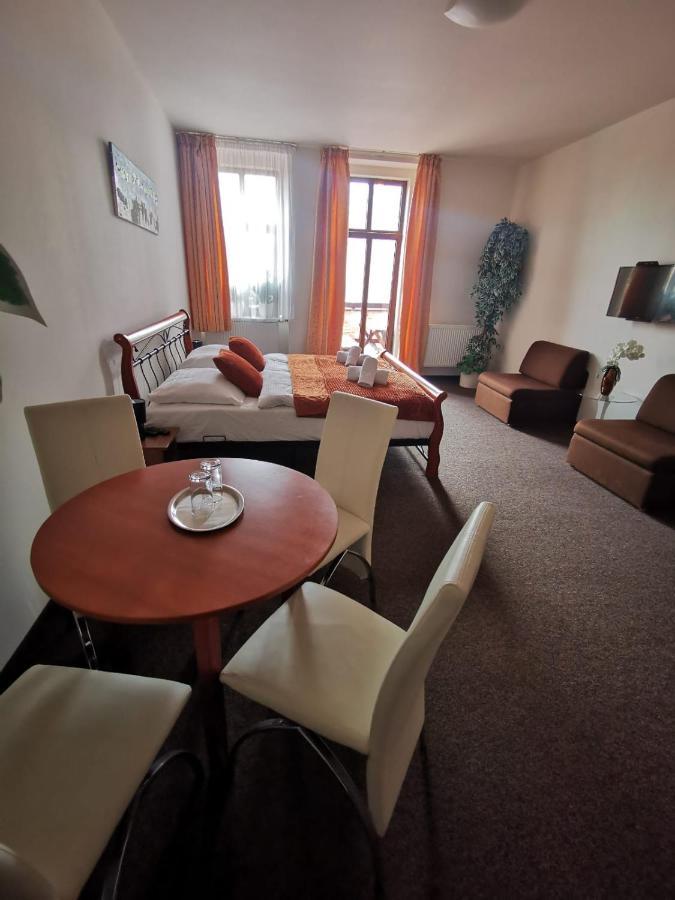 Hotel Palackeho 135 Mělník 外观 照片